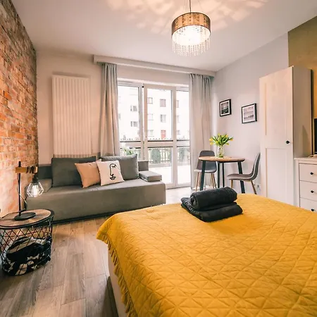 Silver Box Apartment *